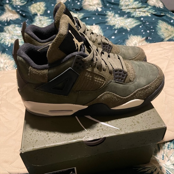 Air Jordan 4 Retro - Picture 3 of 7